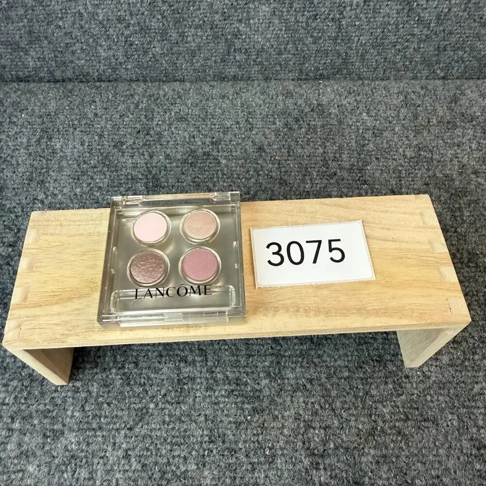 Eyeshadow cosmetic product